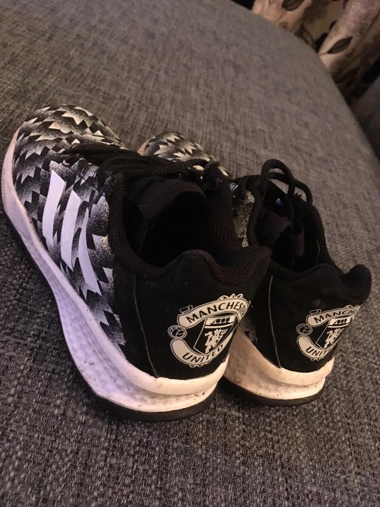 boys trainers size 13.5